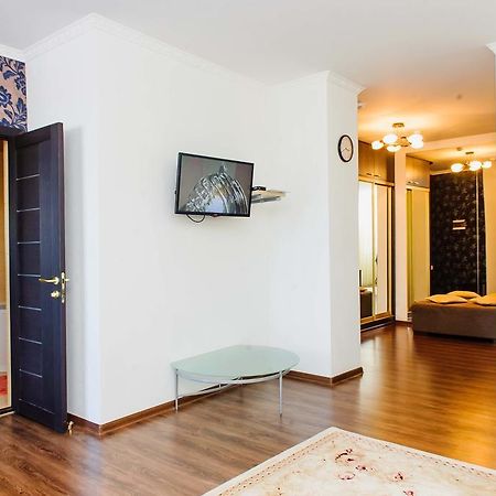 Apartment Lazurniy Astana Exterior photo