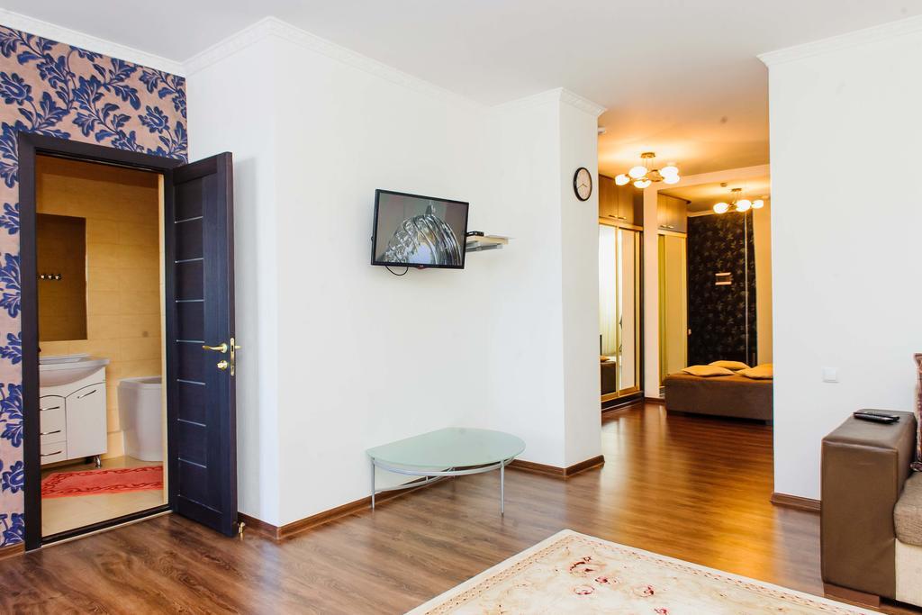 Apartment Lazurniy Astana Exterior photo